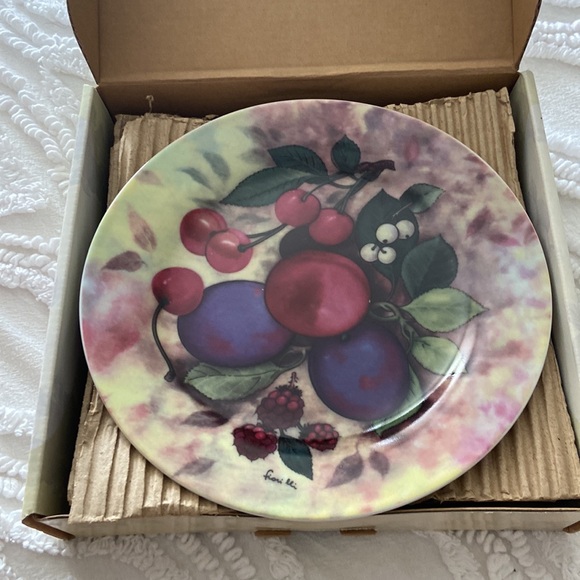 Never used. Still Life set of 4 dessert plates - Picture 3 of 4